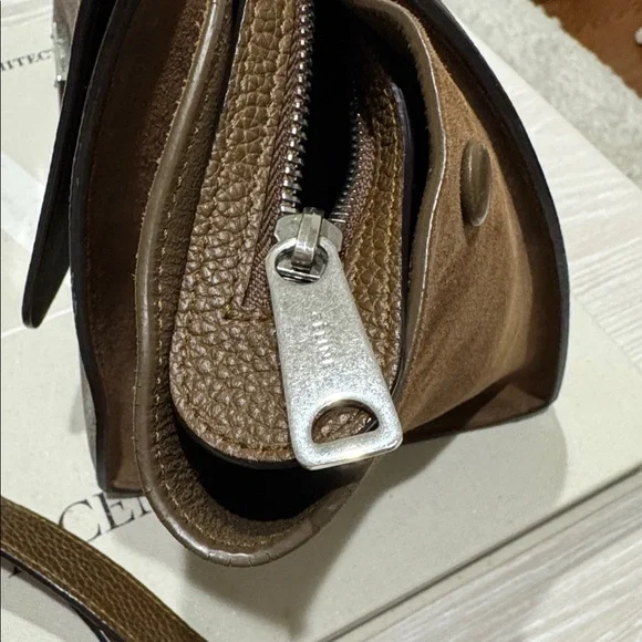 Celine Brown Shoulder Bag - Picture 5 of 11